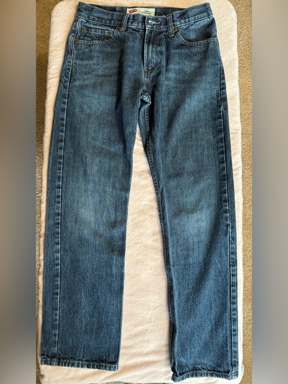 Levi's 514 Straight Leg Jeans in Medium Blue